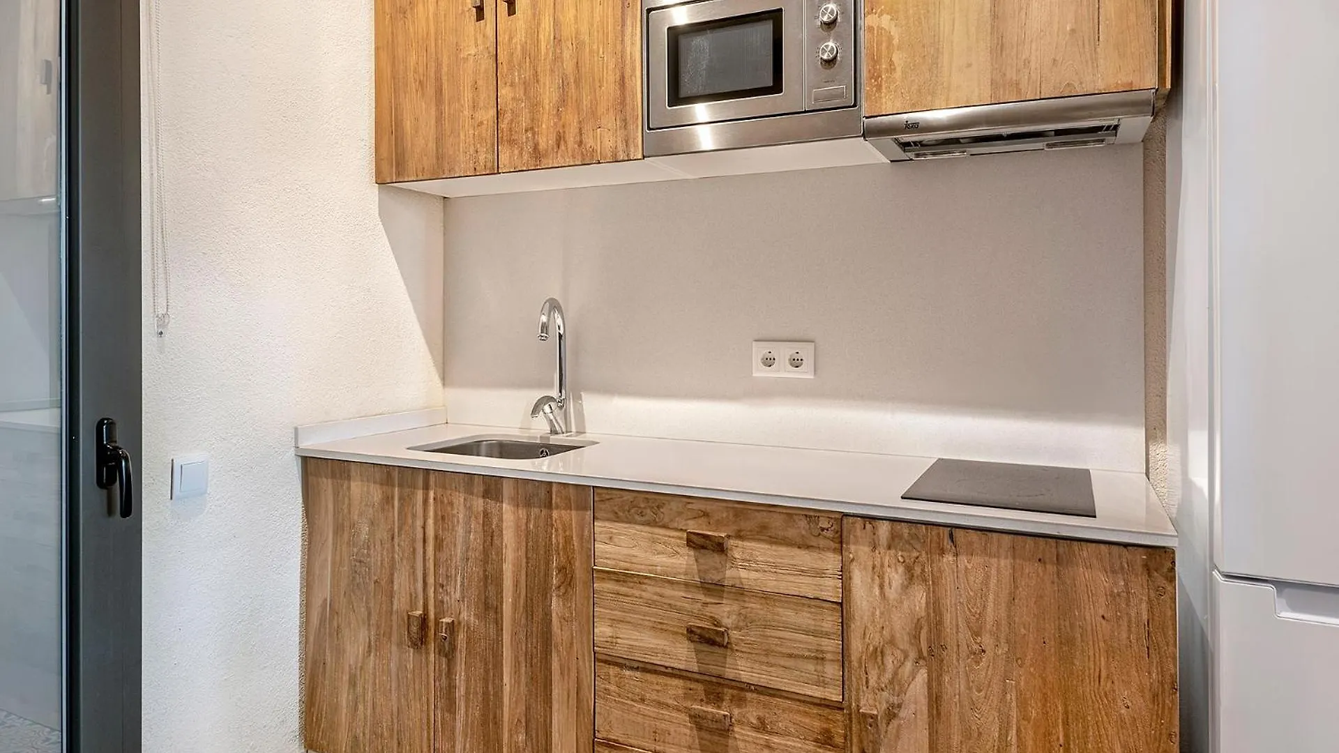 La Bodega Suites L'Hospitalet de Llobregat Spain